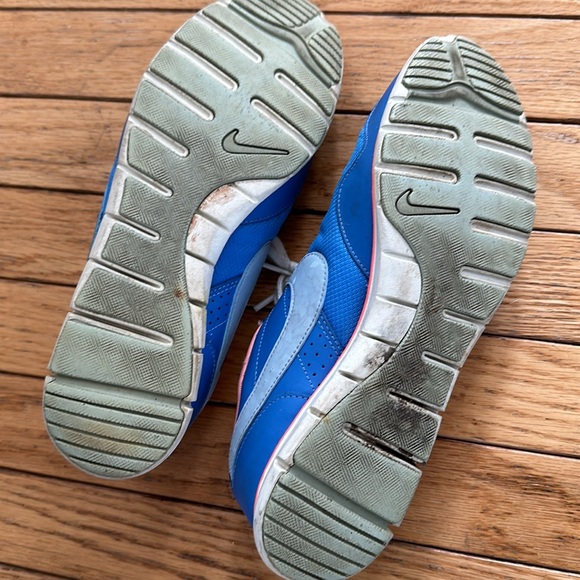 Nike sneakers - Picture 2 of 6